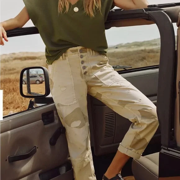 New with tags Anthropologie
Style - The Wanderer Size 30
Distressed pants
Camo - Picture 3 of 14